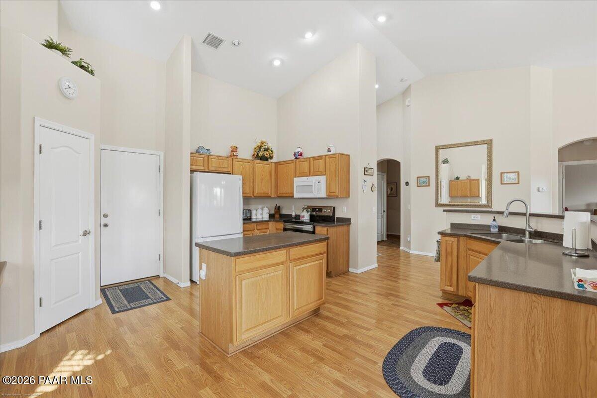 7419 Windy Walk Way Prescott Valley, AZ 86315 - Photo 12 of 42 12-Kitchen