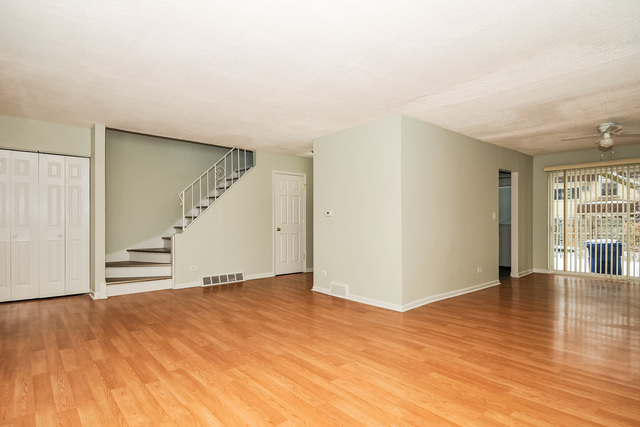 8832 Dee Road Des Plaines, IL 60016 - Photo 3 of 20