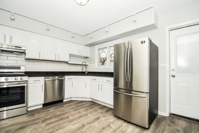 8832 Dee Road Des Plaines, IL 60016 - Photo 4 of 20