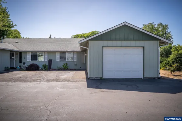 $270,000 | 607 32nd Avenue Southeast, Albany, OR 97322