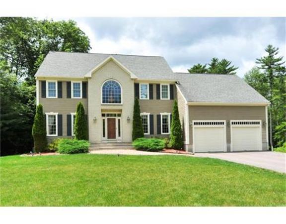 19 Applewood Road Norfolk, MA 02056 - Photo 1 of 25 Gallery Image 1