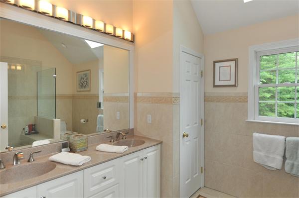 19 Applewood Road Norfolk, MA 02056 - Photo 16 of 25 Gallery Image 16