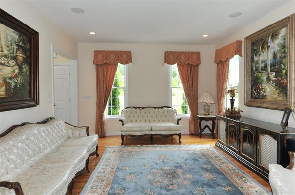 19 Applewood Road Norfolk, MA 02056 - Photo 3 of 25 Gallery Image 3