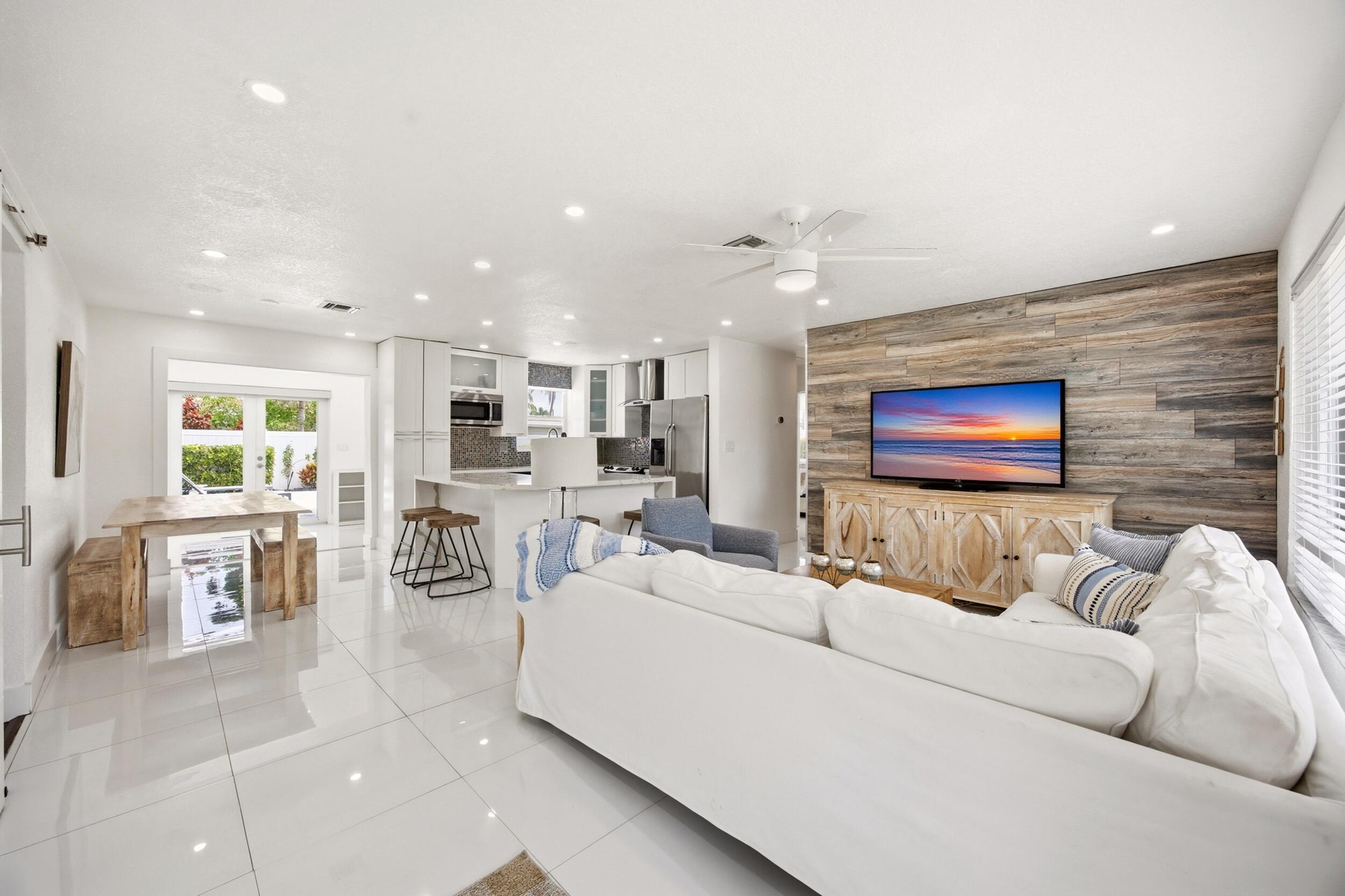 817 Southeast 16th Street Deerfield Beach, FL 33441 - Photo 10 of 55 11_453a9407_autofill_36438782_eb6b588d