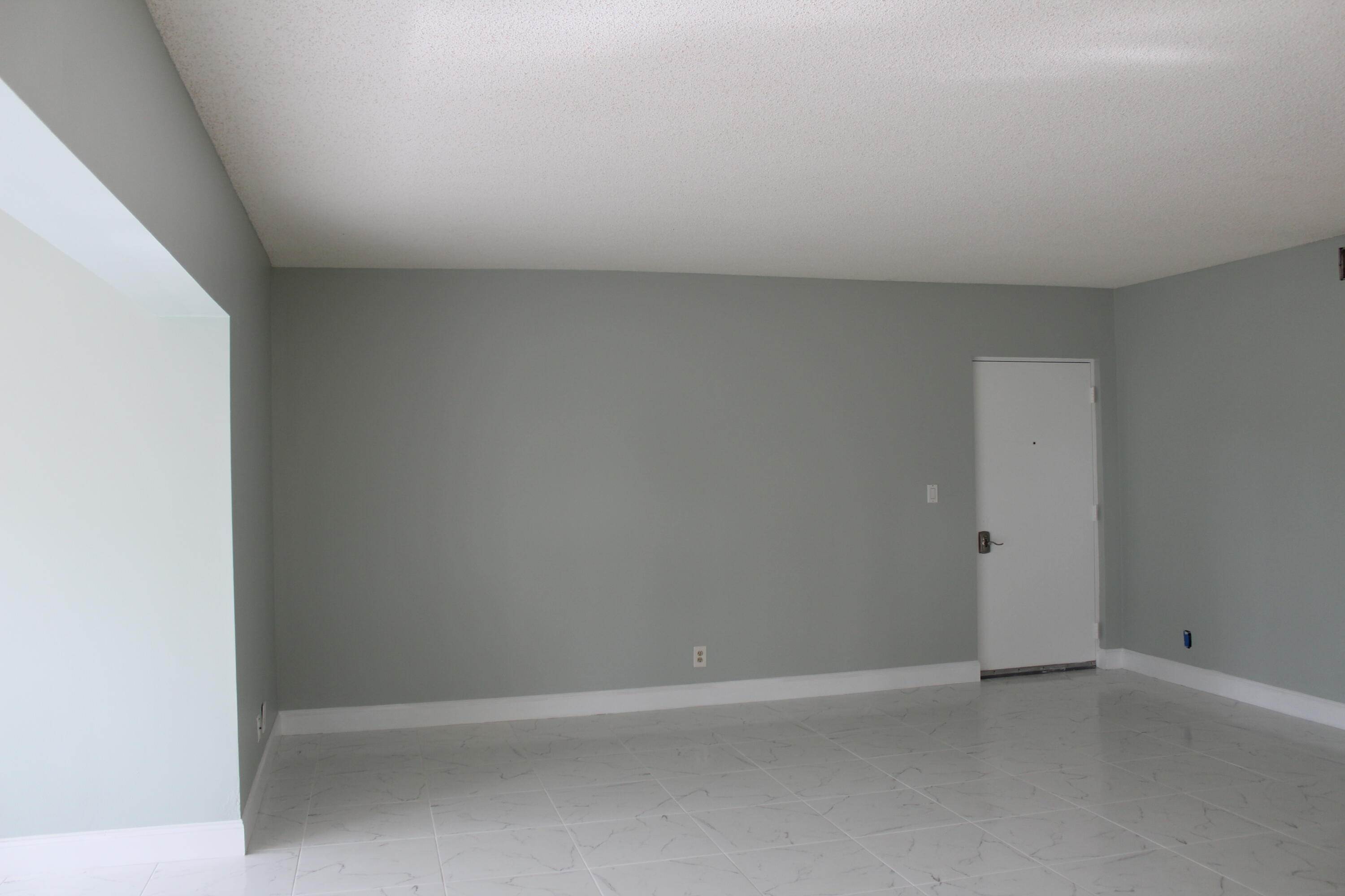 6245 Old Court Road, Unit 101 Boca Raton, FL 33433 - Photo 5 of 25 IMG_0661