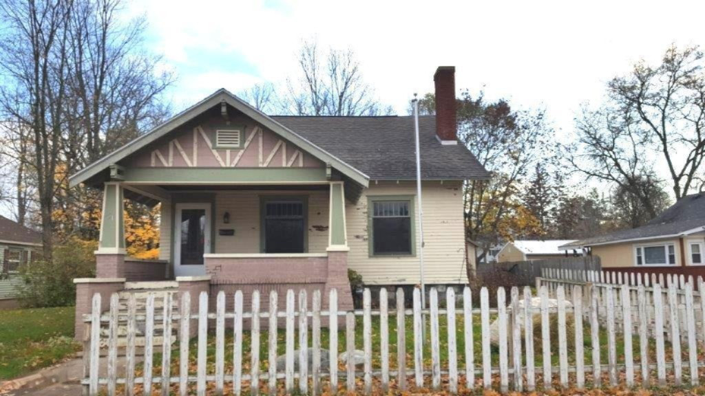 121 Rust Avenue Big Rapids, MI 49307 - Photo 1 of 16 Front