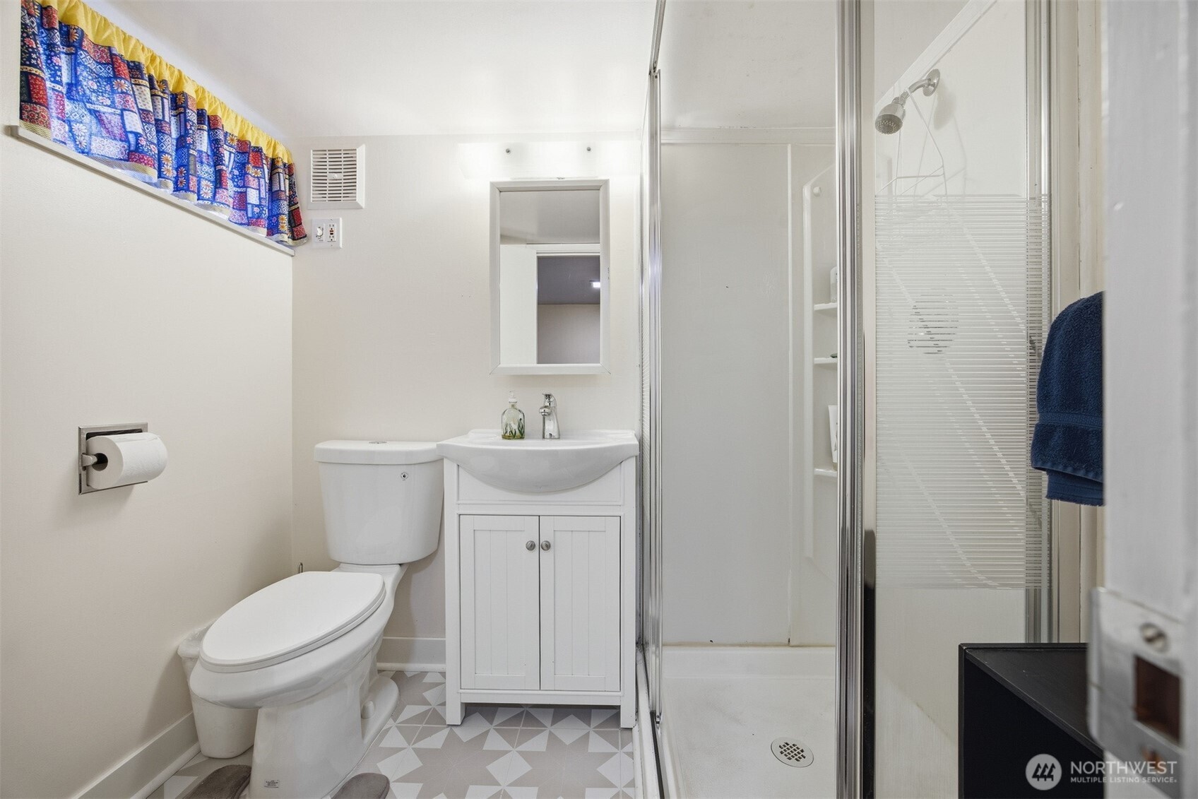 2712 Victor Street Bellingham, WA 98225 - Photo 28 of 40 a bathroom with a toilet sink and shower