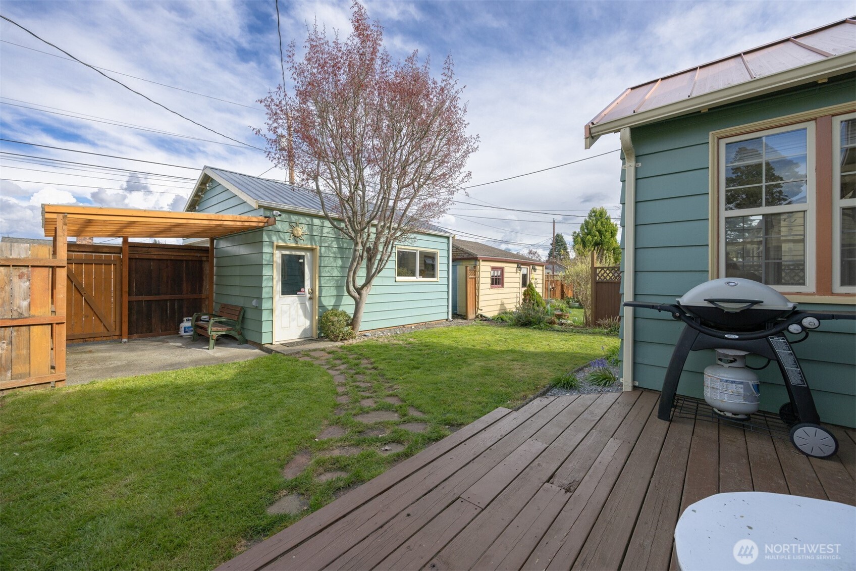2712 Victor Street Bellingham, WA 98225 - Photo 31 of 40 a view of a house with backyard and porch