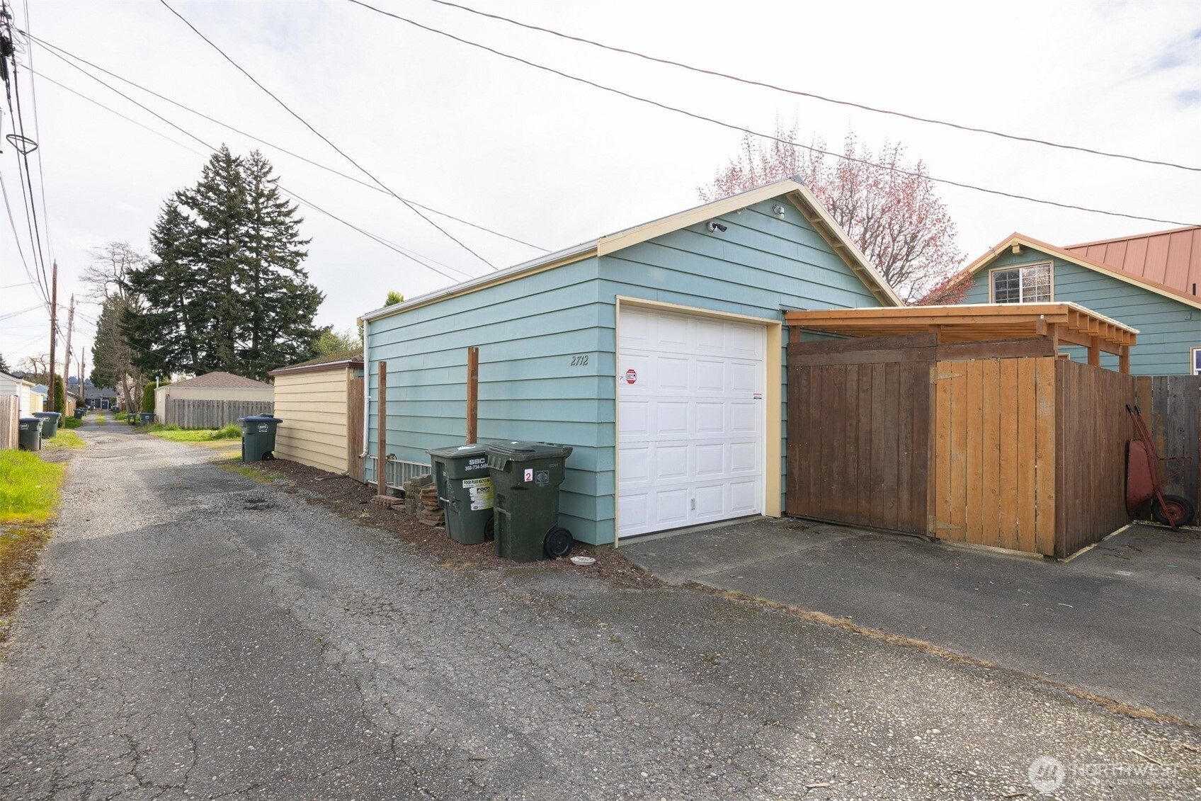 2712 Victor Street Bellingham, WA 98225 - Photo 35 of 40 a view of backyard of house