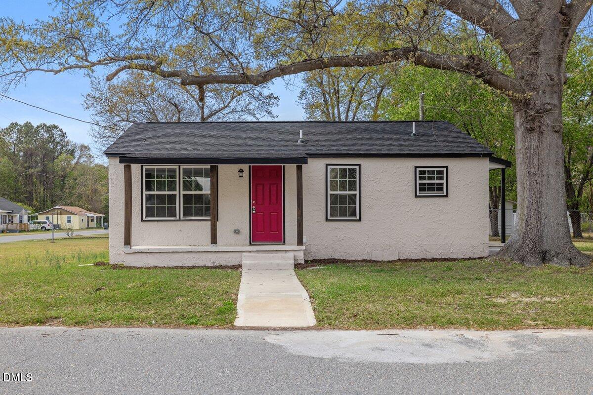 601 Temple Street Selma, NC 27576 - Photo 3 of 13 601 Temple St 3