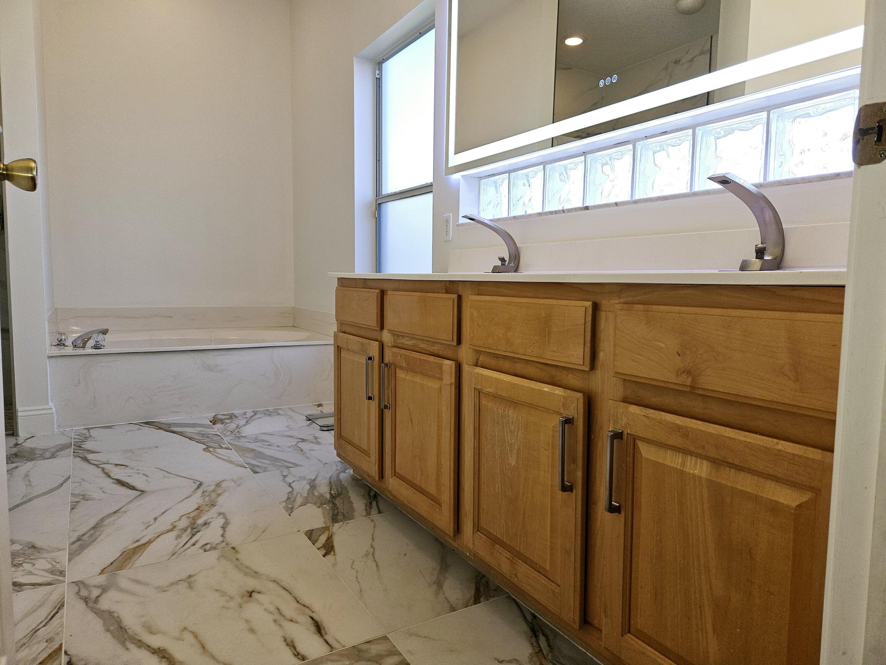 1105 Anchor Point Delray Beach, FL 33444 - Photo 11 of 19 12