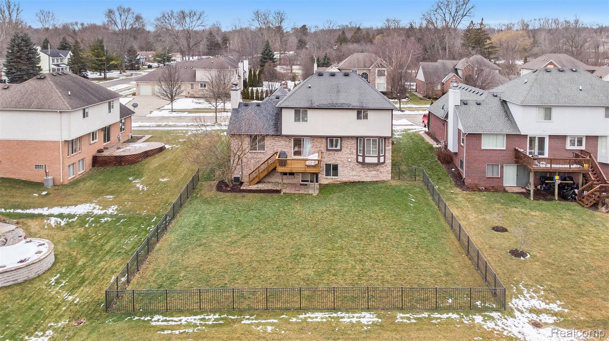 3438 Cascade Circle Rochester, MI 48307 - Photo 2 of 35 LARGE FENCED YD