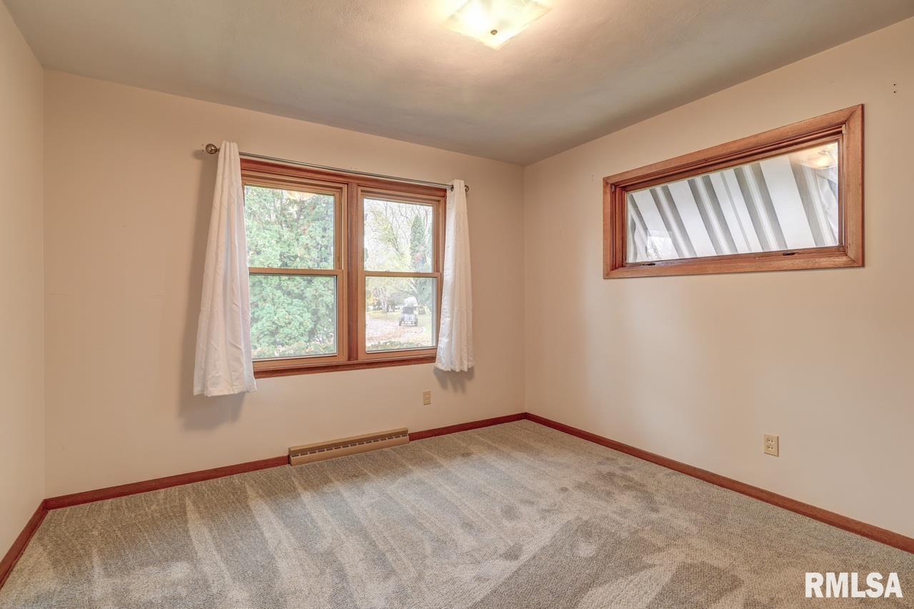 1316 Ridgecrest Drive Clinton, IA 52732 - Photo 10 of 27 Gallery Image 10