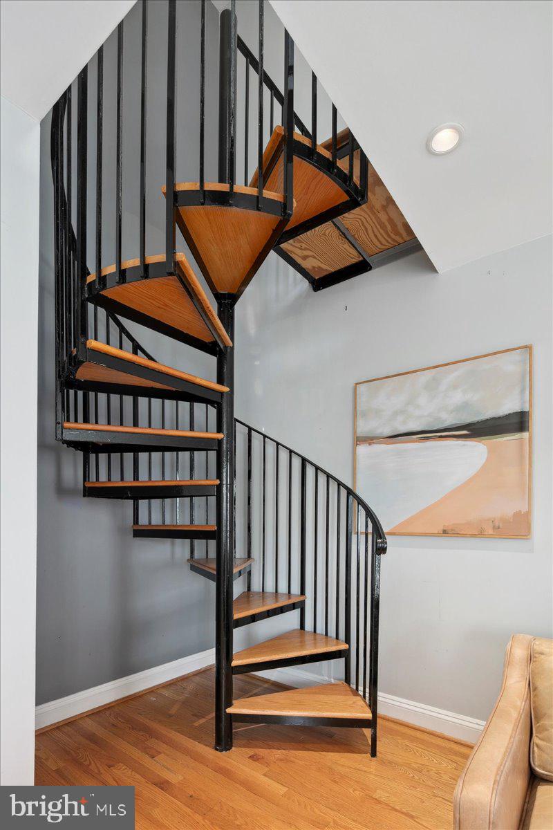 802 Pendleton Street Alexandria, VA 22314 - Photo 20 of 36 a view of entryway