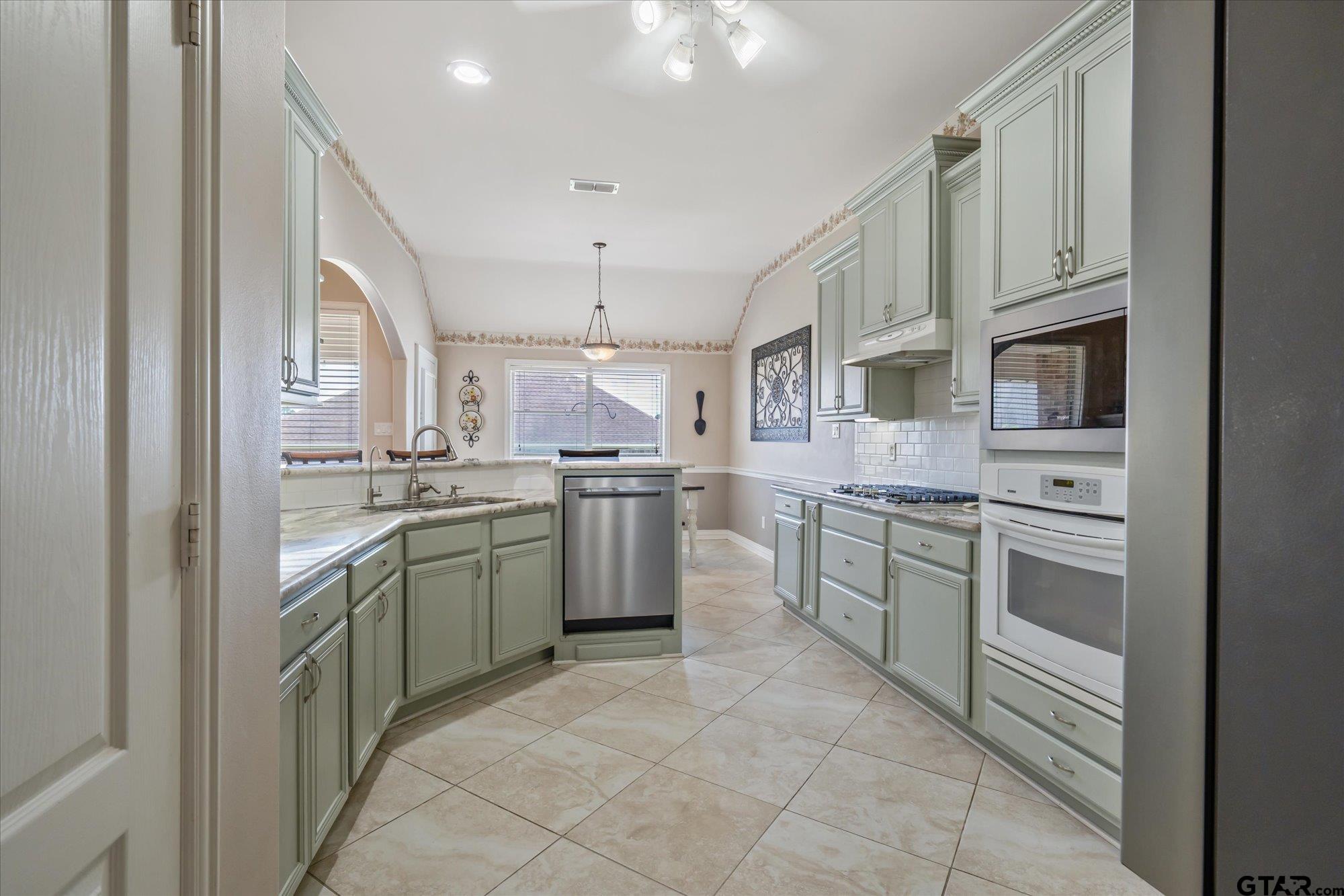 2043 Rana Park Flint, TX 75762 - Photo 11 of 38