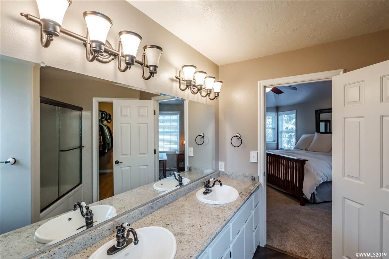 5854 Timber Ridge Drive Southeast Salem, OR 97317 - Photo 33 of 42