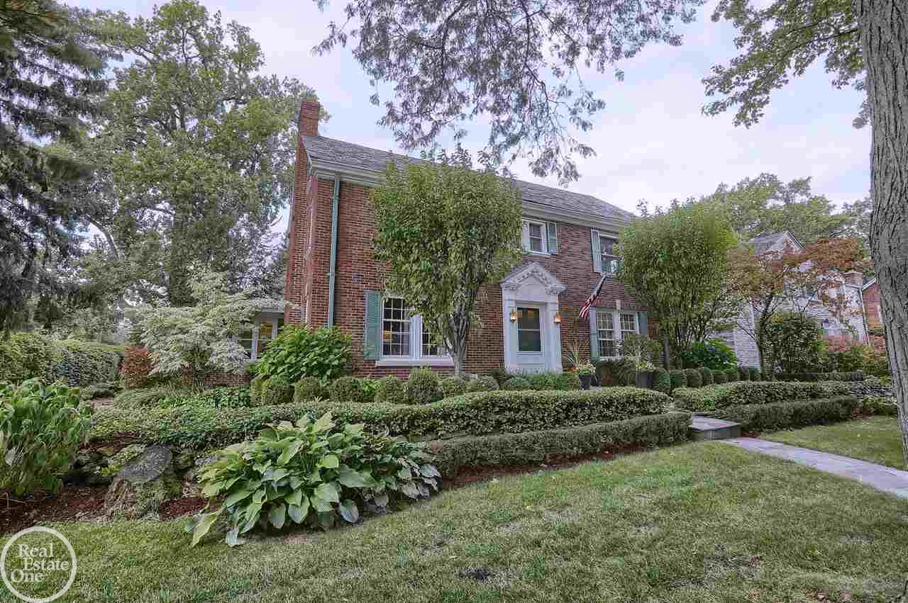 805 Whittier Road Grosse Pointe, MI 48230 - Photo 2 of 30 31397913-1.JPG