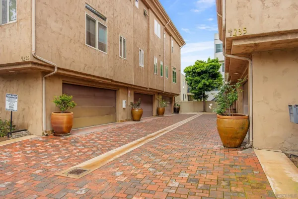 $935,000 | 4235 Third Avenue, Unit 5, San Diego, CA 92103
