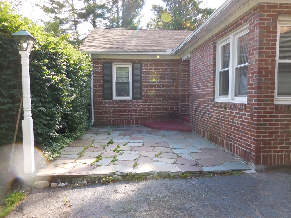 800 Blandford Road Russell, MA 01071 - Photo 3 of 12 Gallery Image 3