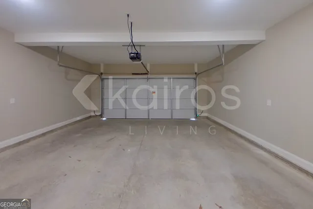 a view of a room with an empty space