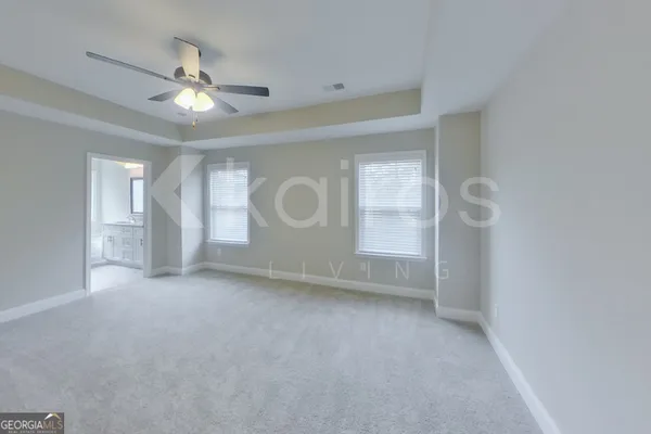 a view of empty room with window