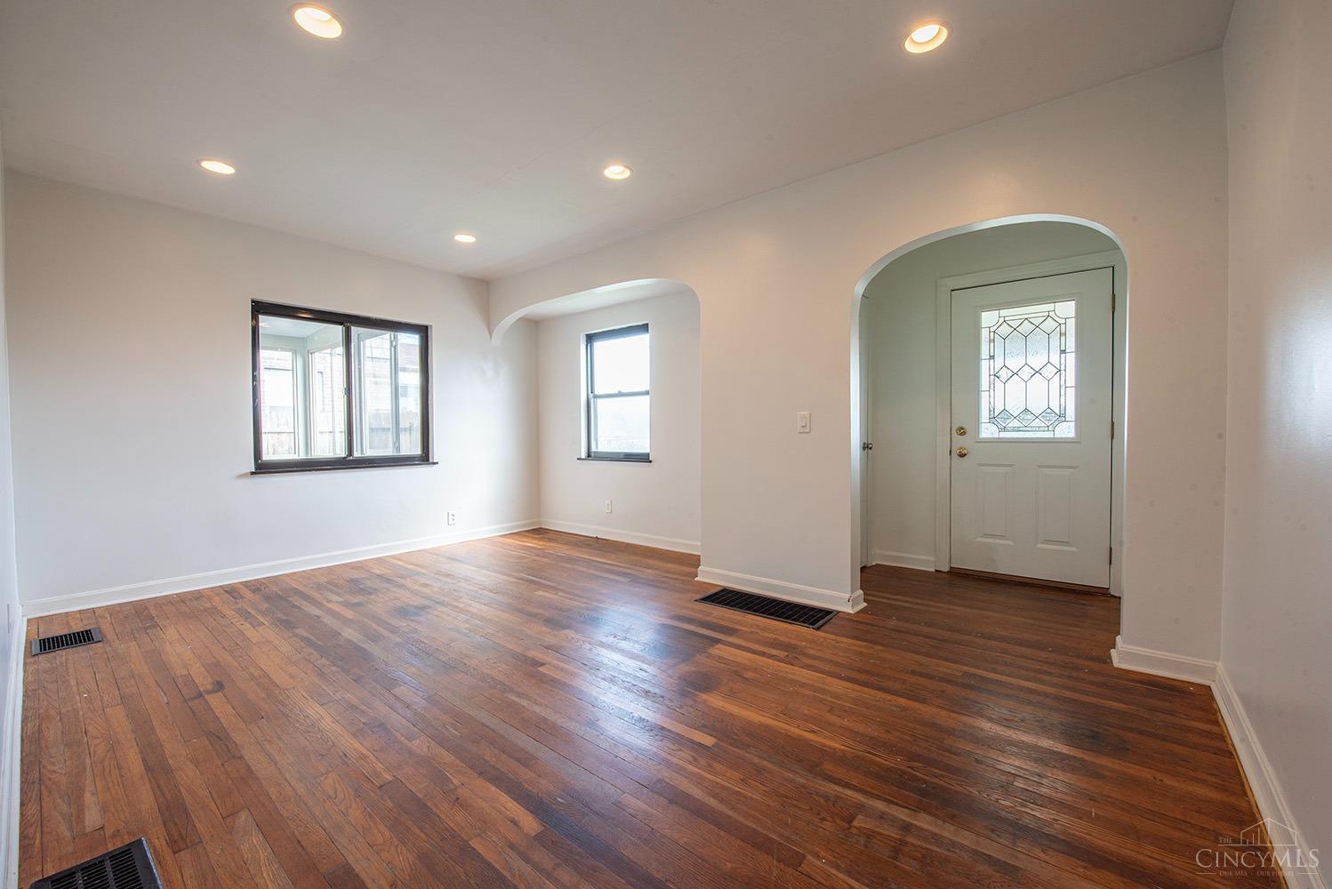3643 Old Red Bank Road Cincinnati, OH 45208 - Photo 3 of 16