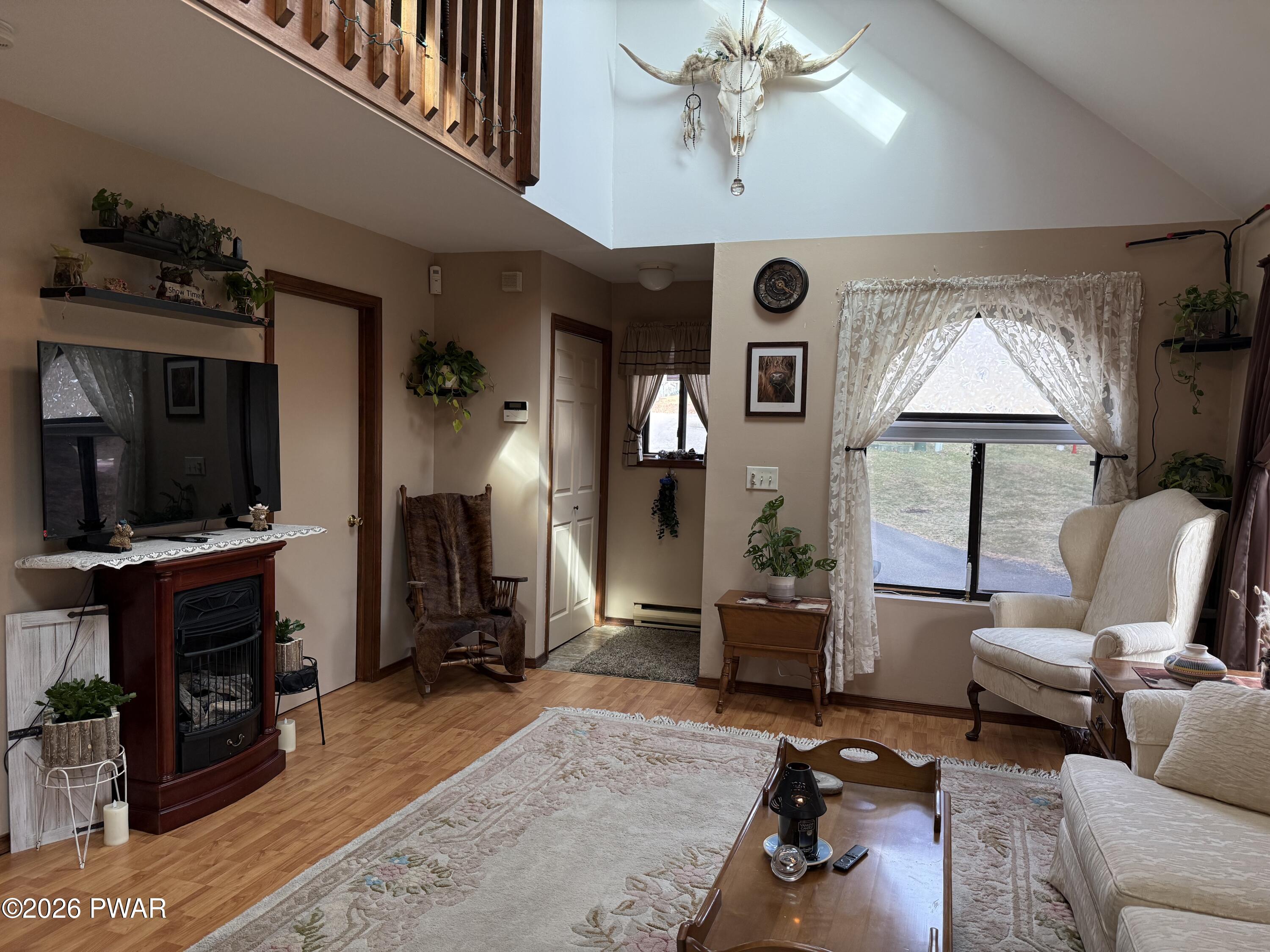222 Bindale Road Tamiment, PA 18371 - Photo 6 of 33