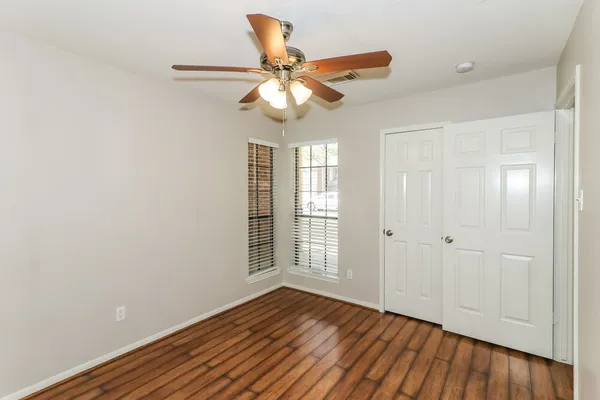 $2,355 | 2203 St James Place, Pearland, TX 77581