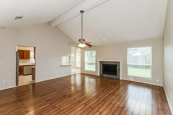 $2,355 | 2203 St James Place, Pearland, TX 77581