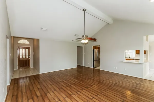 $2,355 | 2203 St James Place, Pearland, TX 77581