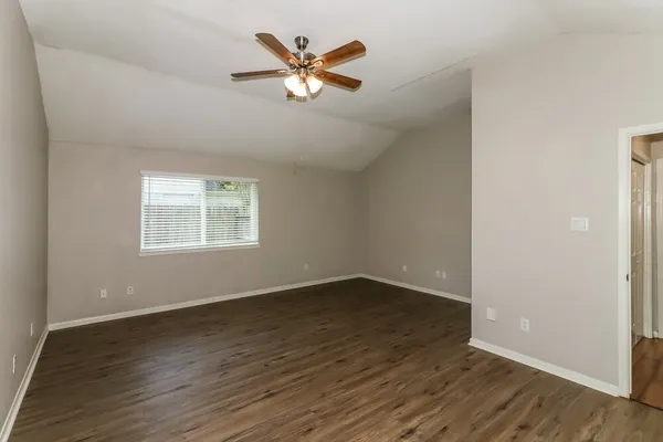 $2,355 | 2203 St James Place, Pearland, TX 77581