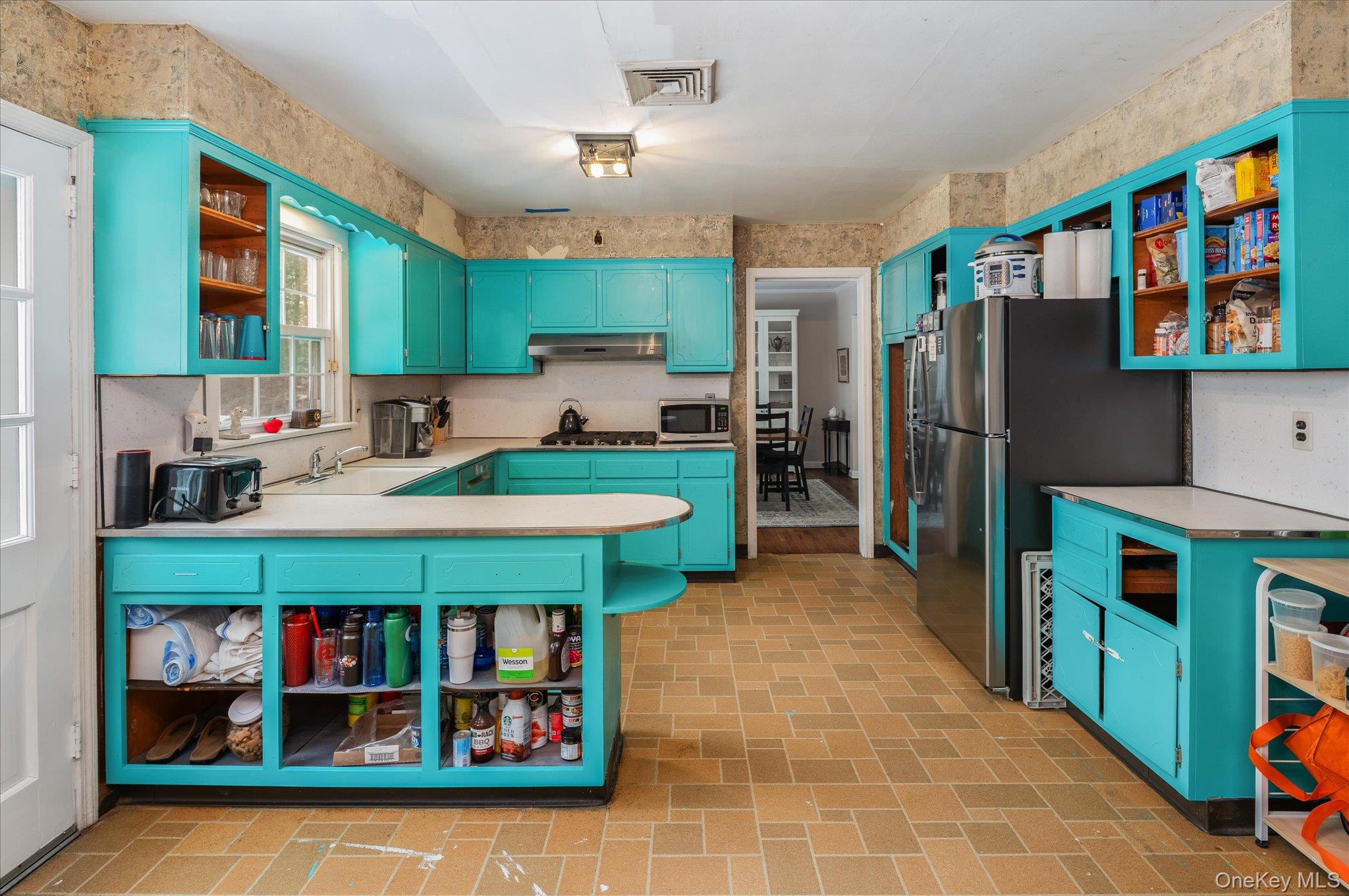 94 Meadow Road Briarcliff Manor, NY 10510 - Photo 10 of 23