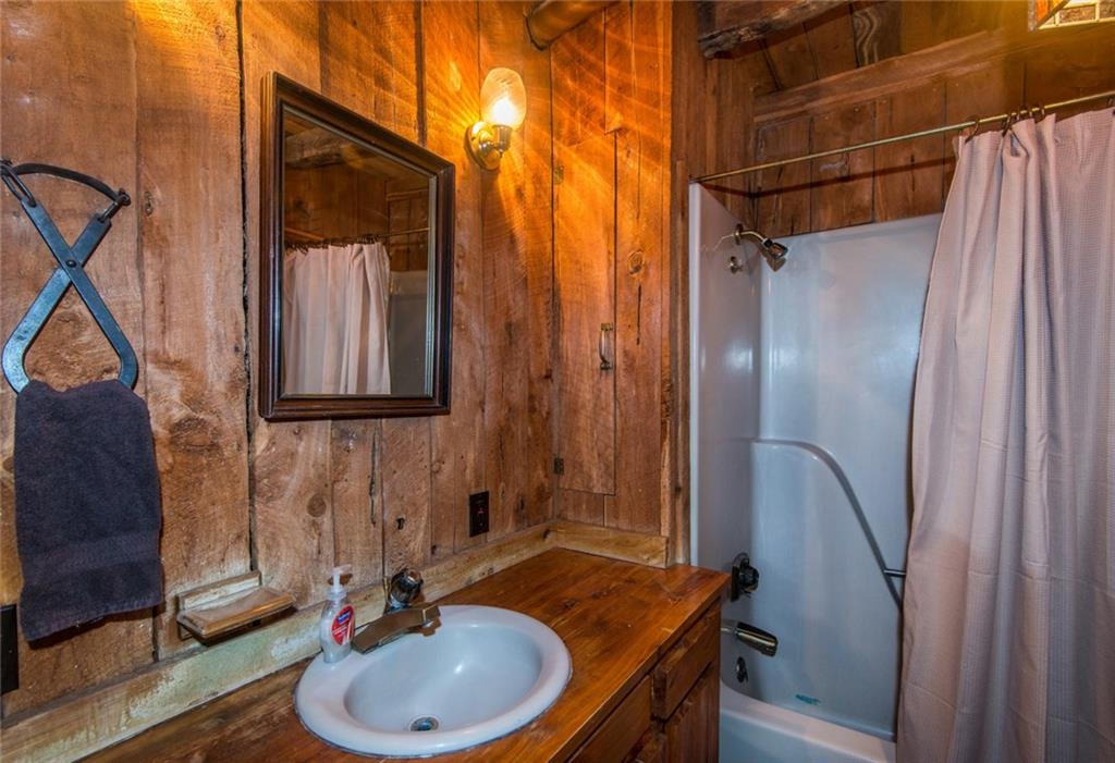 4348 Covered Bridge Road Nashville, IN 47448 - Photo 6 of 17 Gallery Image 6