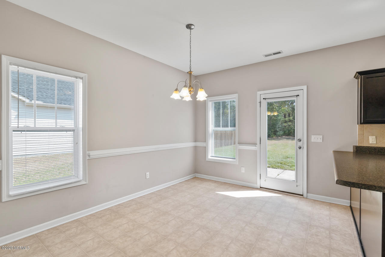 809 Lavender Court Hubert, NC 28539 - Photo 9 of 32 9