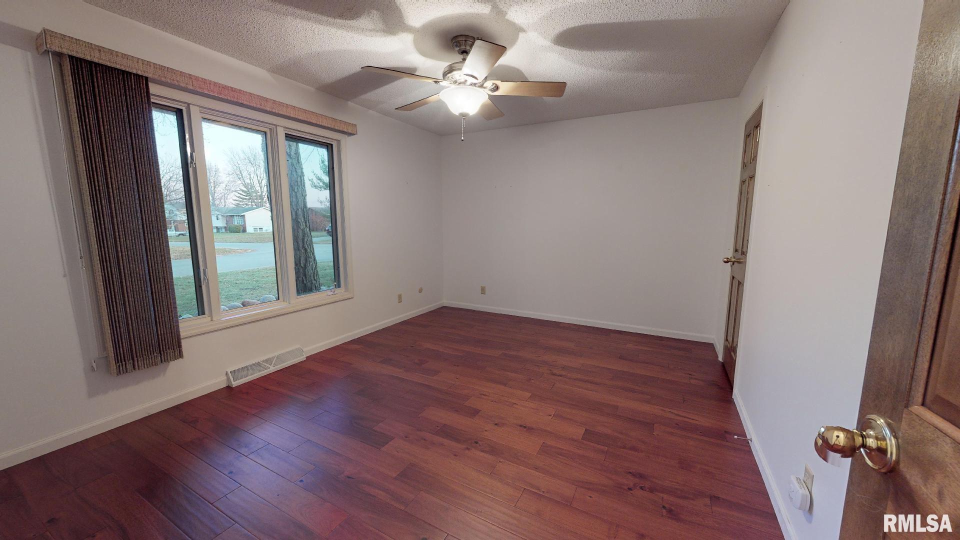 225 Wild Rose Lane Rochester, IL 62563 - Photo 13 of 36