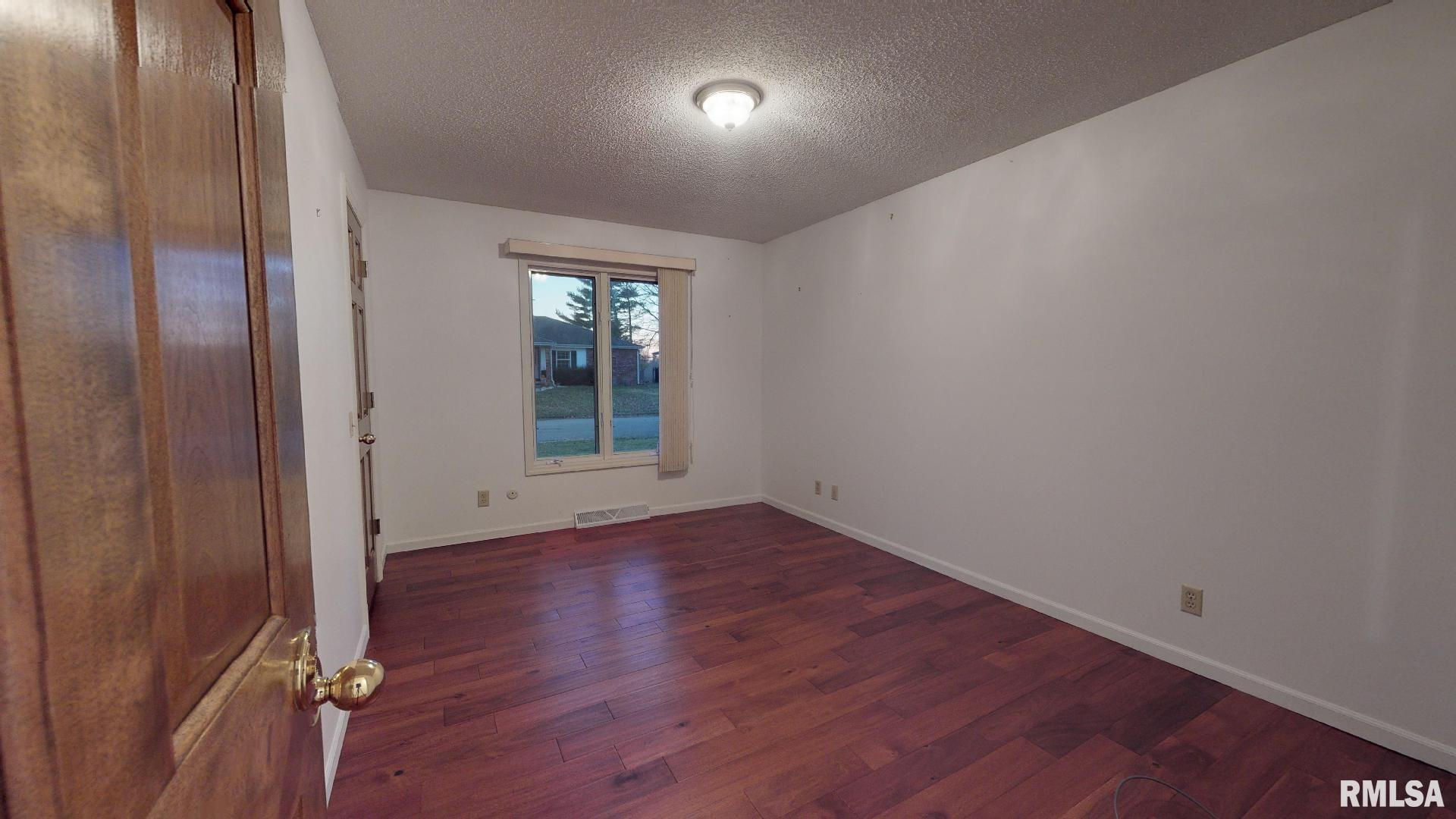 225 Wild Rose Lane Rochester, IL 62563 - Photo 15 of 36