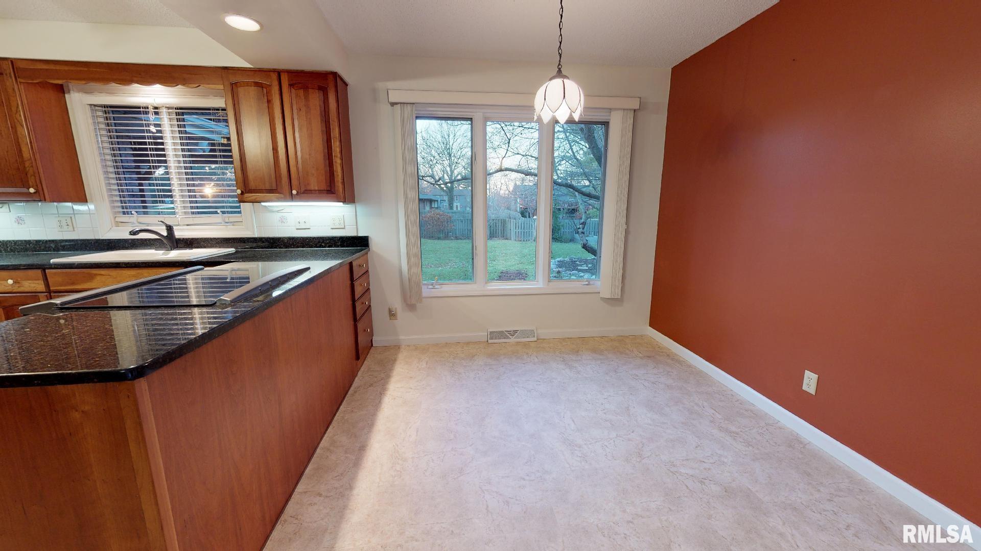 225 Wild Rose Lane Rochester, IL 62563 - Photo 3 of 36