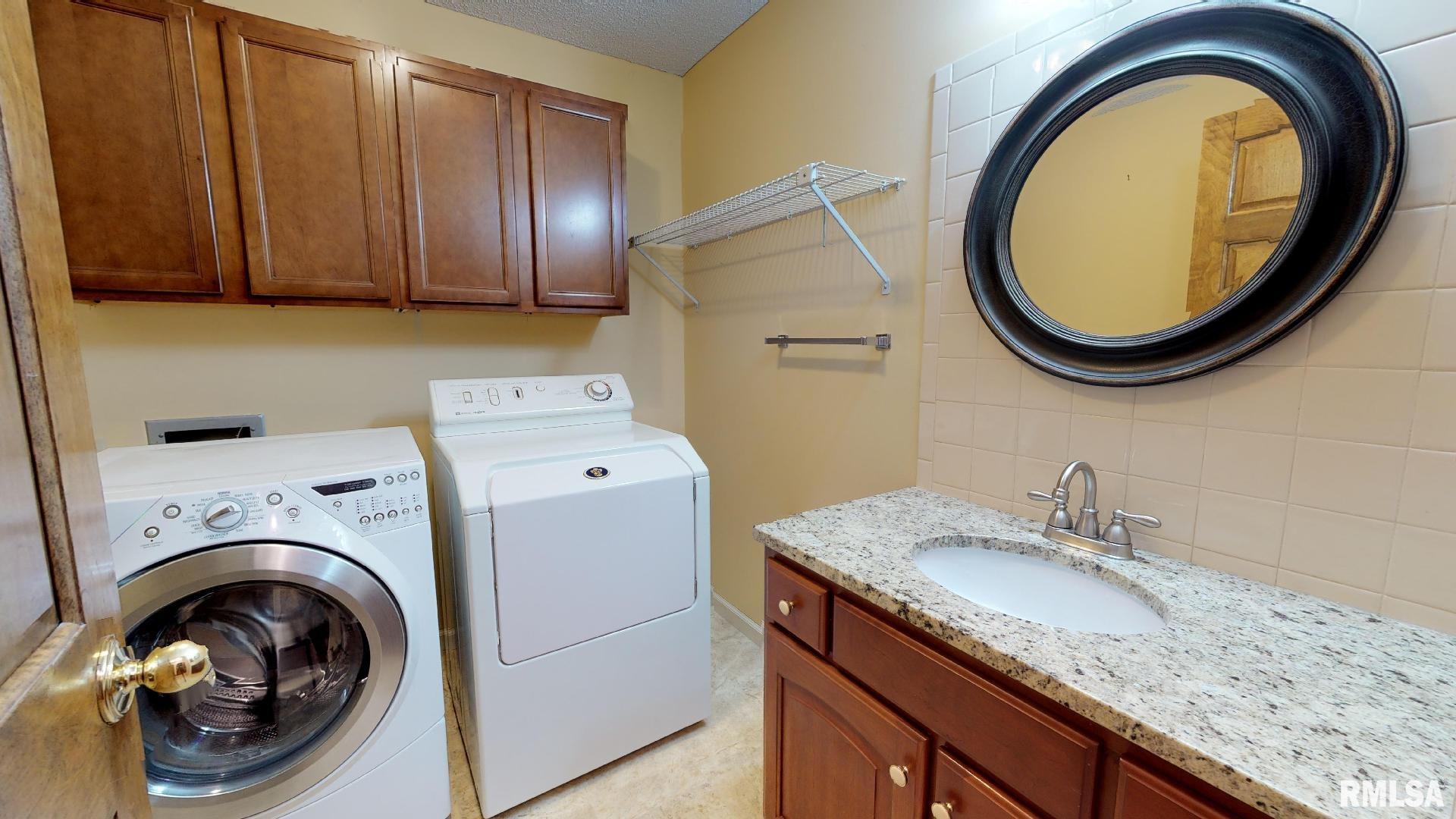 225 Wild Rose Lane Rochester, IL 62563 - Photo 6 of 36