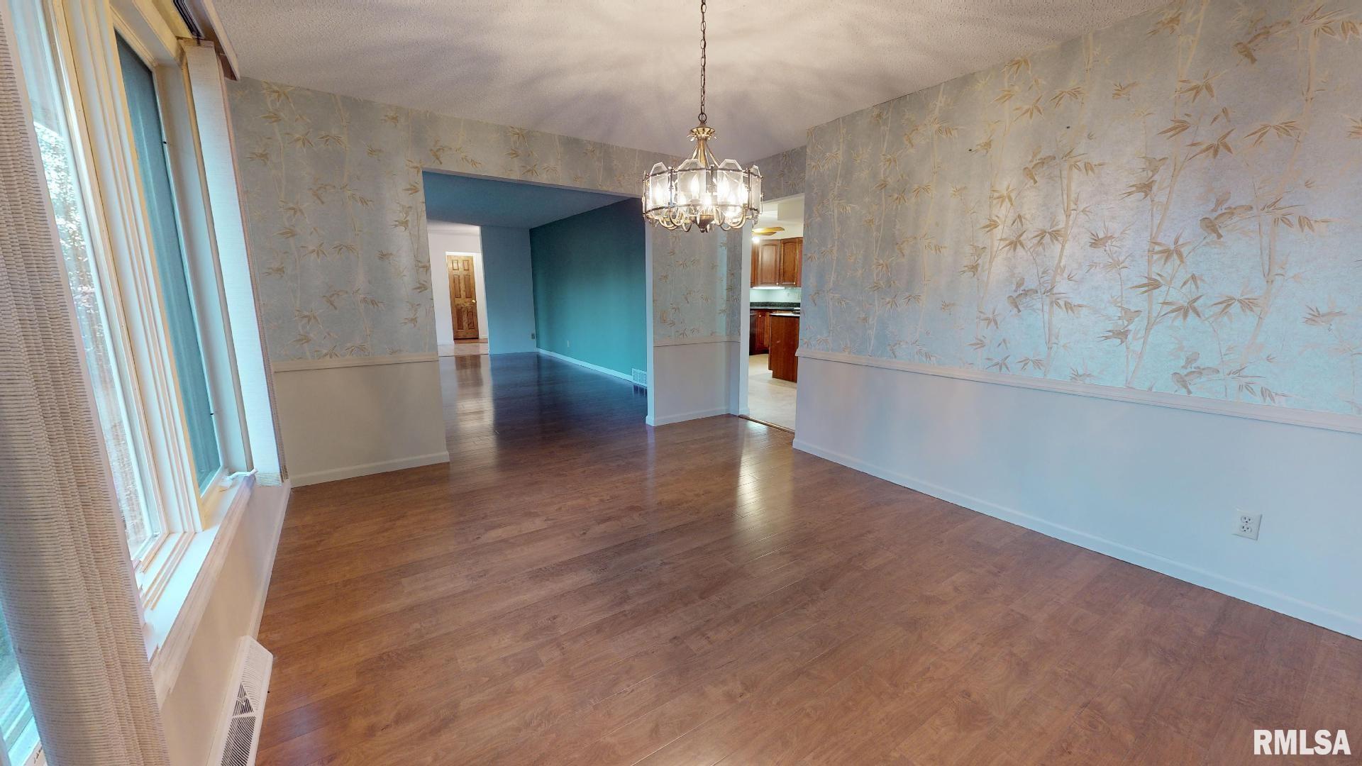 225 Wild Rose Lane Rochester, IL 62563 - Photo 7 of 36