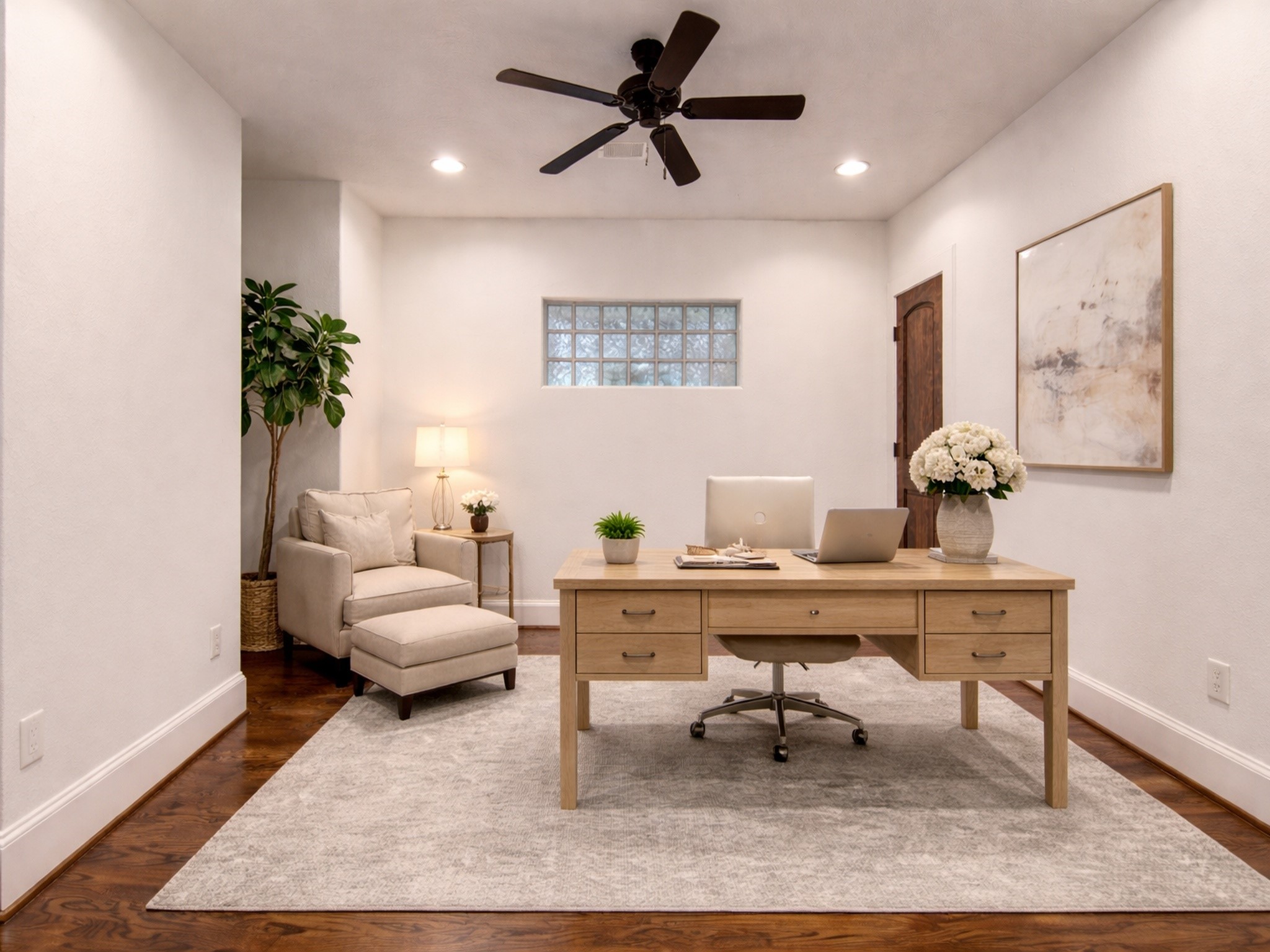 6520 Rodrigo Street Houston, TX 77007 - Photo 27 of 44 This flexible second-floor space is digitally staged as a home office, highlighting its versatility for everyday living