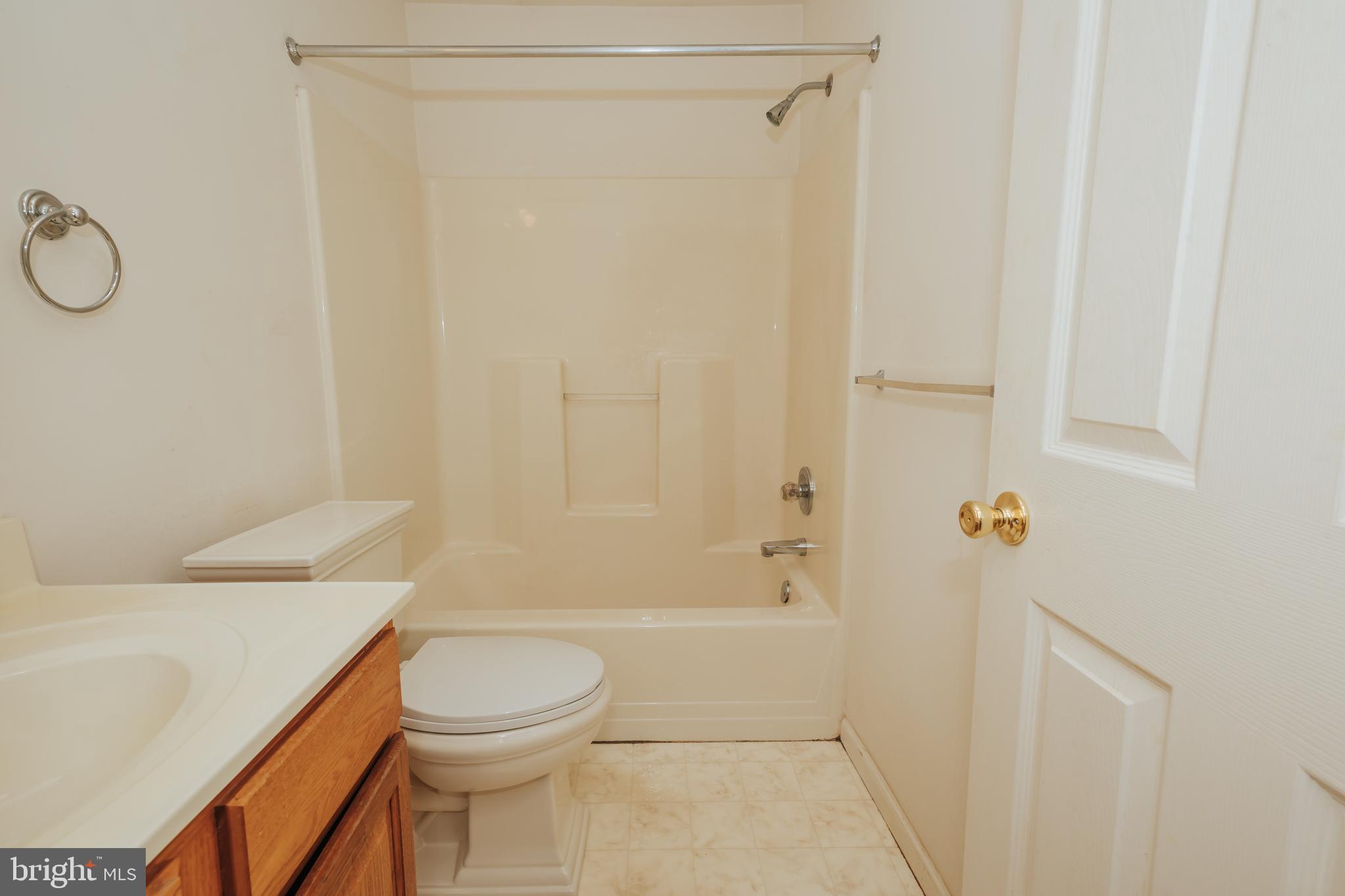 126 Bainbridge Circle Reading, PA 19608 - Photo 22 of 41 Full Bath upstairs