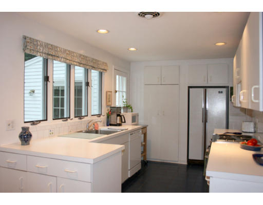 24 Rice Spring Lane Wayland, MA 01778 - Photo 9 of 24 Gallery Image 9