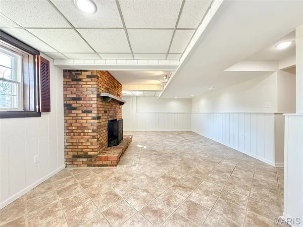$299,000 | 409 Thouvenot Lane, New Baden, IL 62265