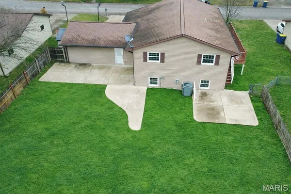 $299,000 | 409 Thouvenot Lane, New Baden, IL 62265