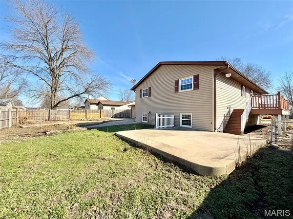$299,000 | 409 Thouvenot Lane, New Baden, IL 62265