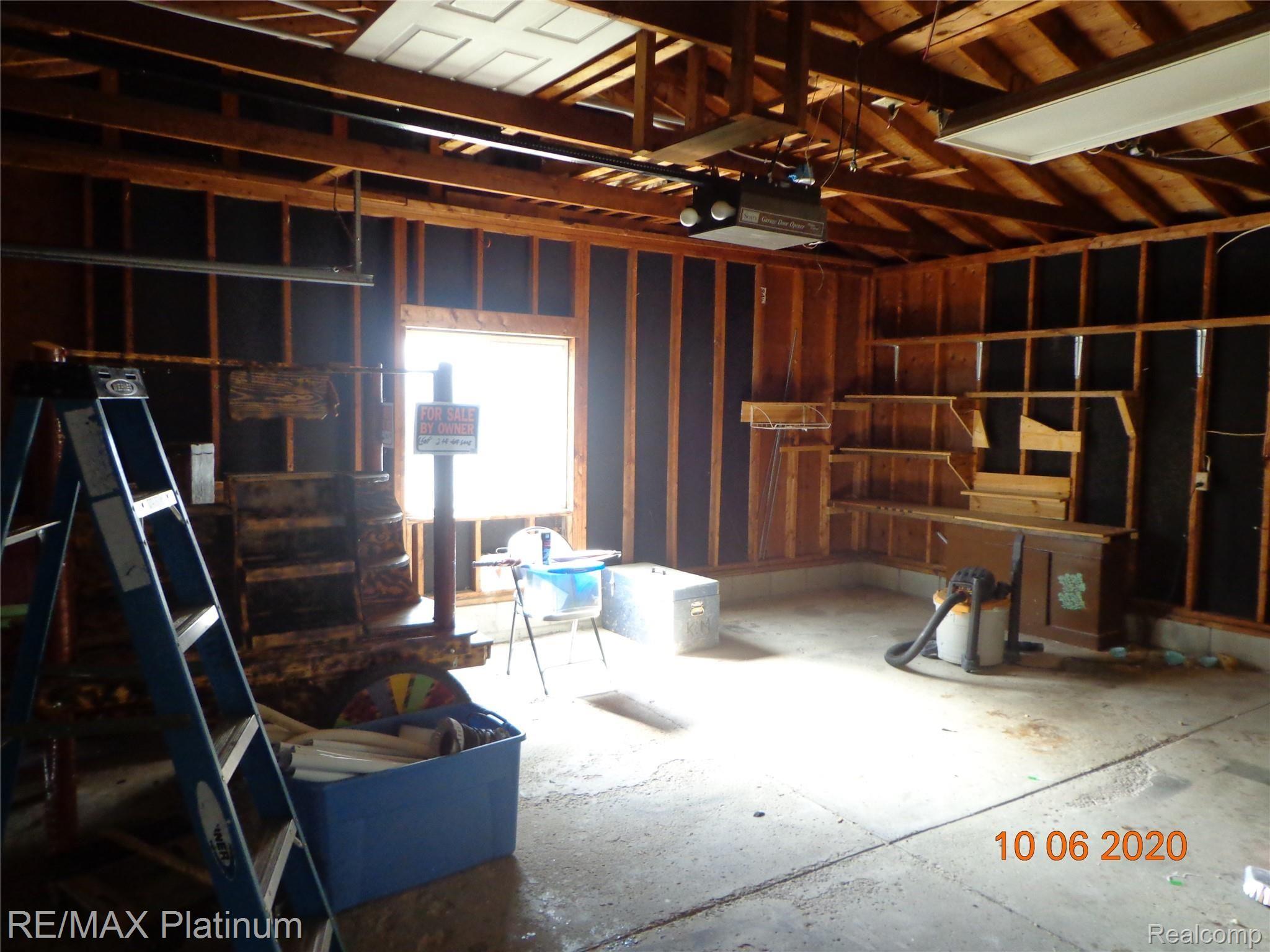 7062 Porter Road Grand Blanc, MI 48439 - Photo 11 of 17 DSC02528.JPG