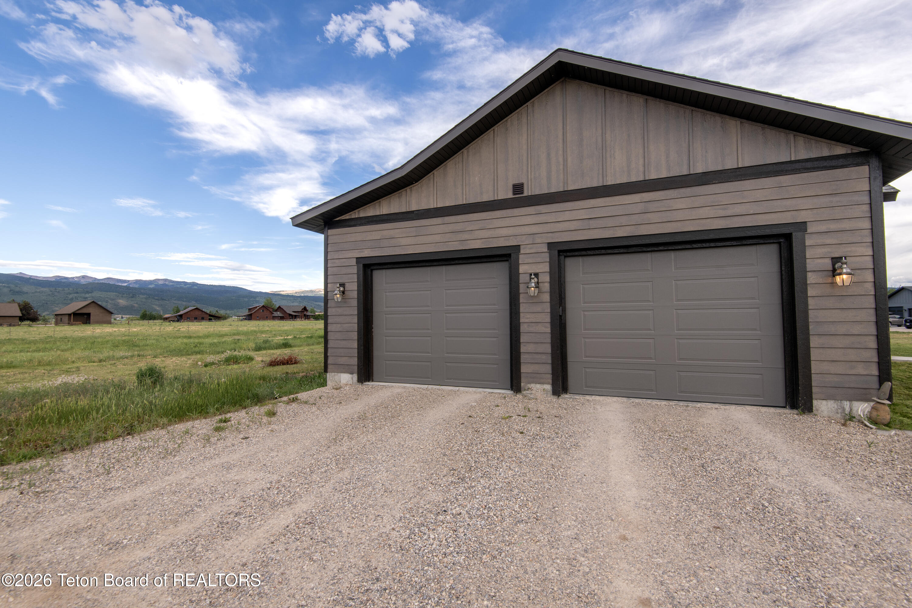 1549 Buckskin Loop Victor, ID 83455 - Photo 4 of 31 DSC_6271