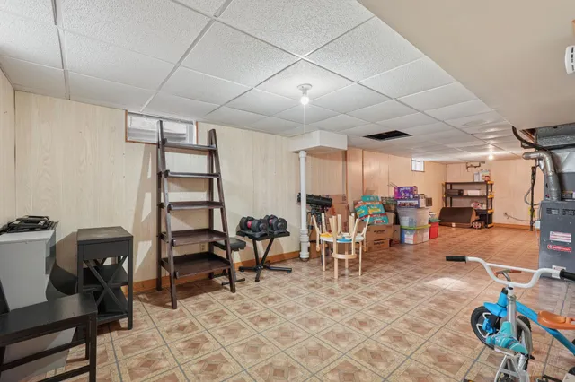 $250,000 | 1132 Minnehaha Avenue East, St. Paul, MN 55106