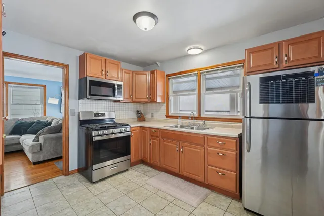 $250,000 | 1132 Minnehaha Avenue East, St. Paul, MN 55106