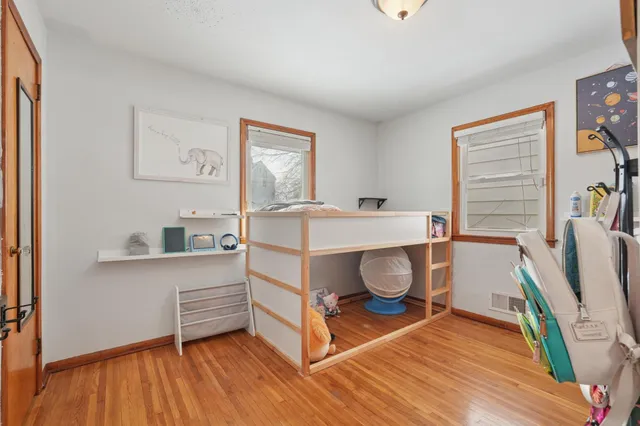 $250,000 | 1132 Minnehaha Avenue East, St. Paul, MN 55106